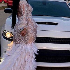 Chic White Feathered Women's Prom Dress